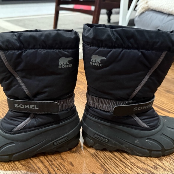 Kids Black Sorel Winter Snow Boots - Picture 2 of 3